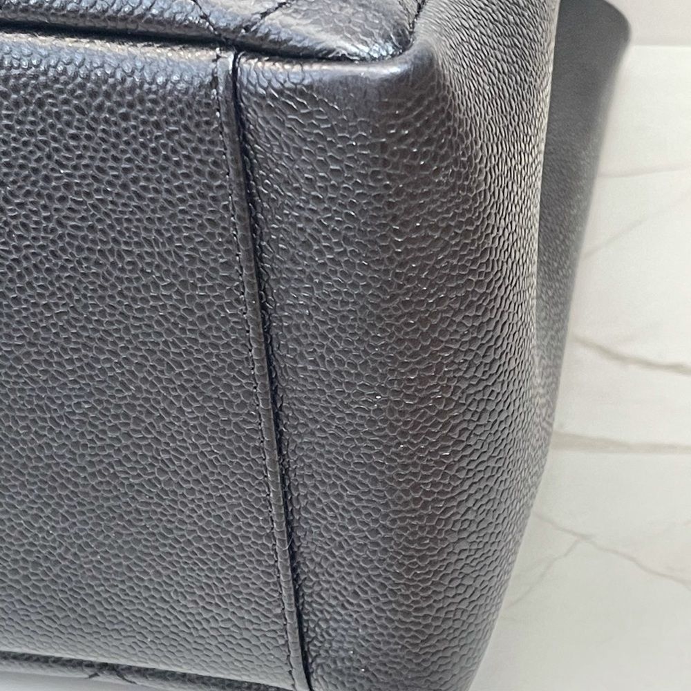 CHANEL GST Tote - Picture 11 of 16